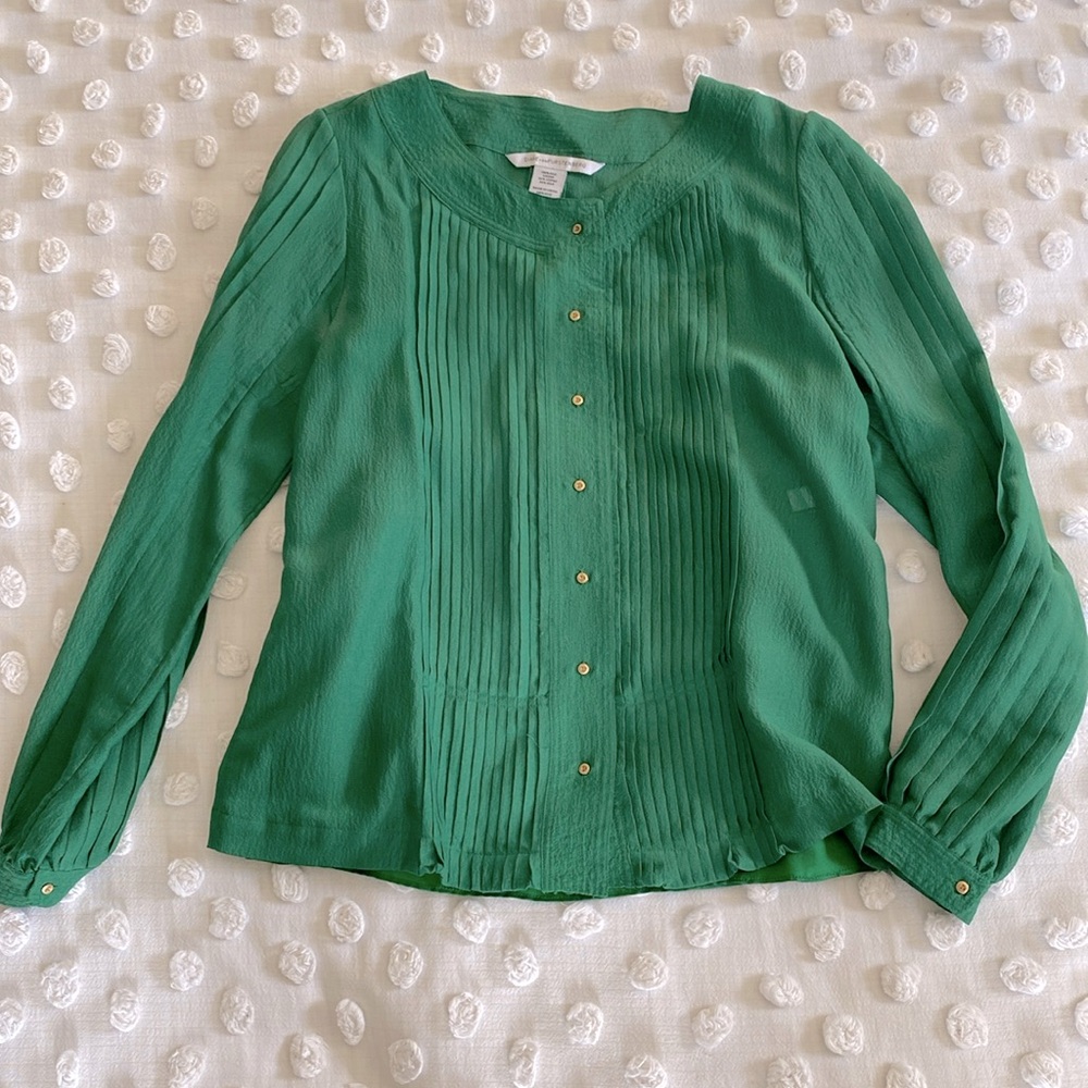 DVF emerald green silk blouse 💚